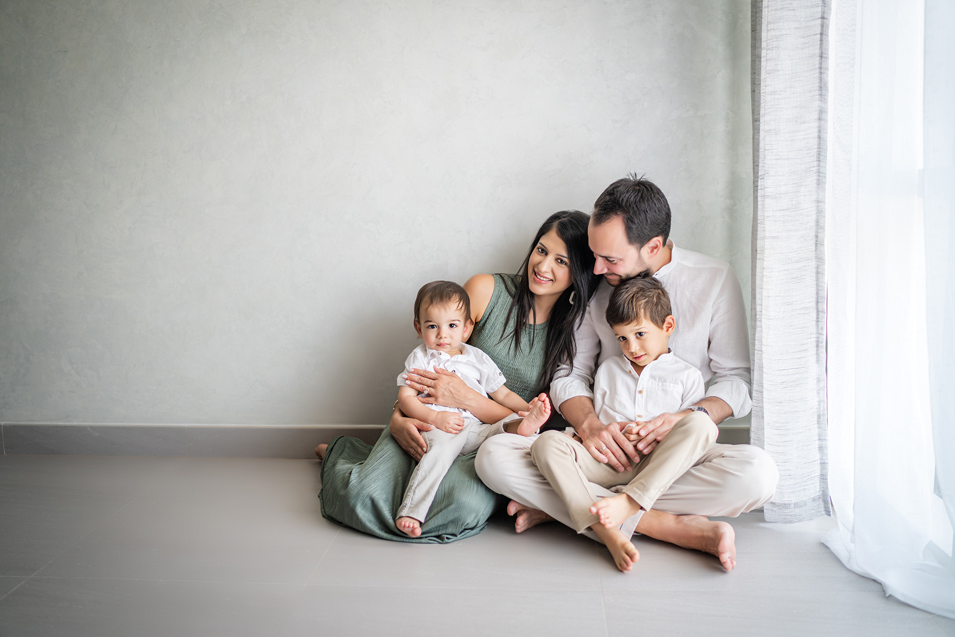 Family photoshoot in Abu Dhabi, family photographer in Abu Dhabi, family photoshoot Dubai